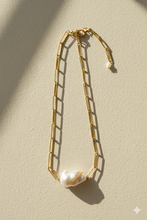 Charger l'image dans la visionneuse de la galerie, Collier "Maillons Modernes &amp; Grande Perle Baroque"
